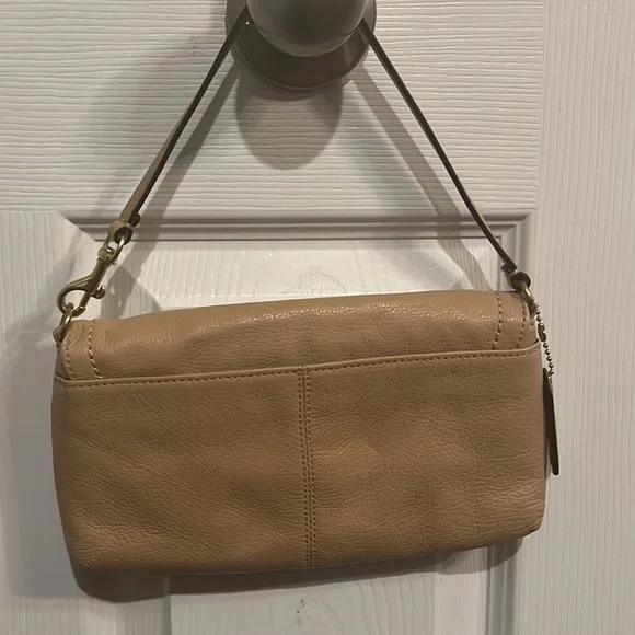 *AUTHENTIC-  Coach Wristlet - Picture 5 of 6